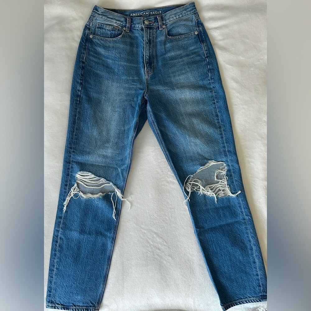American Eagle Highest Rise Mom Jeans Distressed